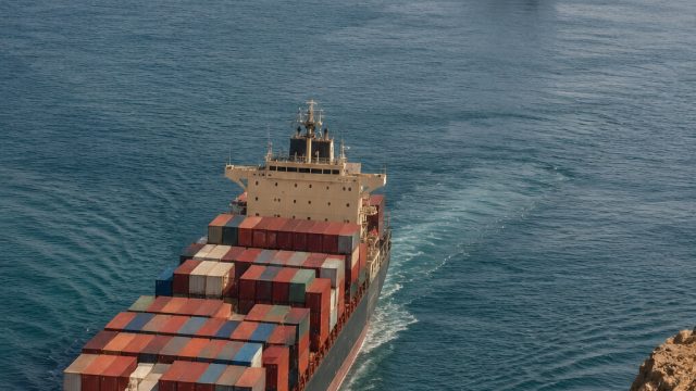 Significant Shipping Movement in Hormuz as US-Iran Relations Improve | sweet bonanza background, rjs