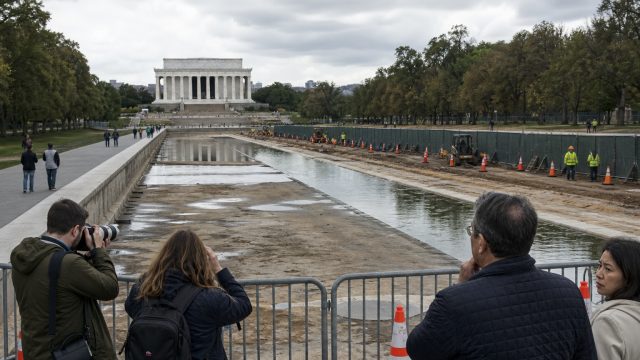 Historic Lincoln Memorial Pool Faces Repair Delays Amid Controversy